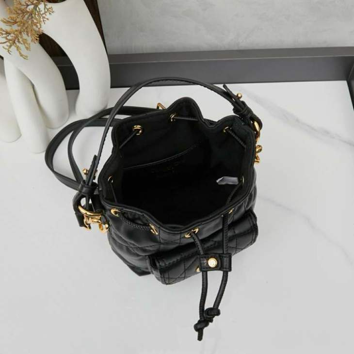Picture of Dior Handbags _SKUfw239220554fw